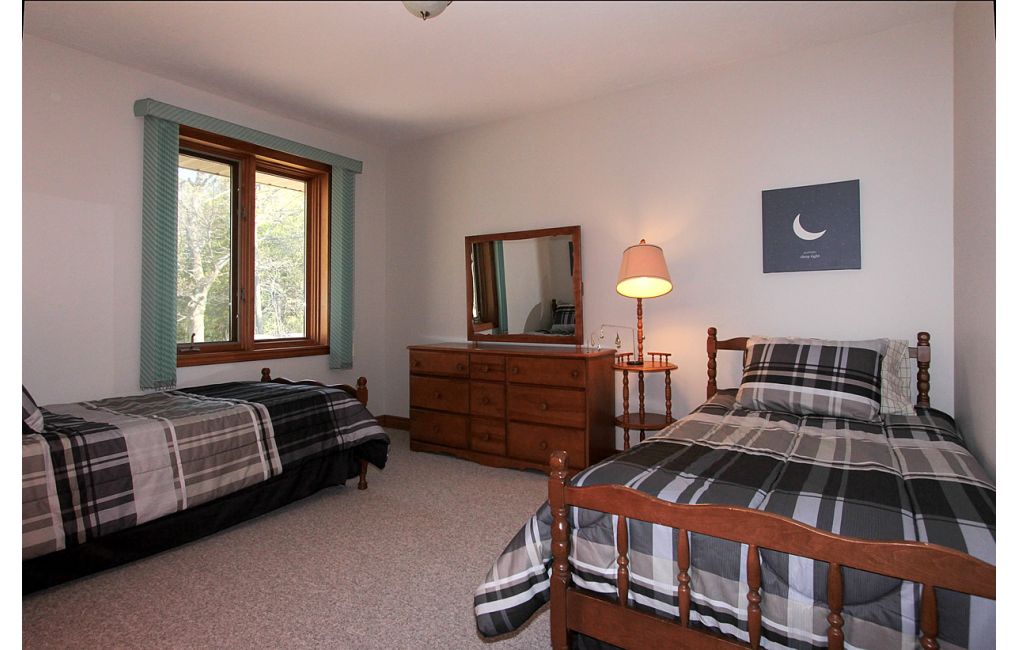 child/guest bedroom